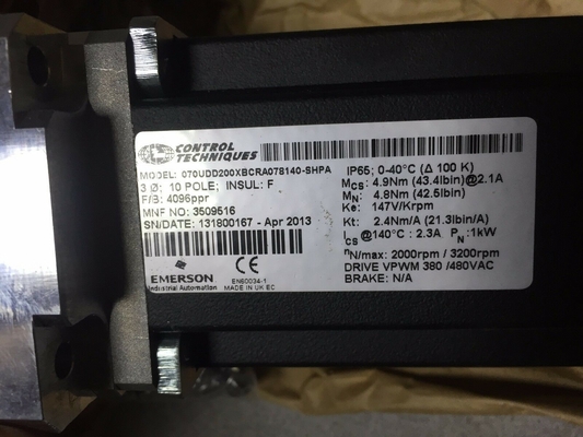 070udd200xbcra078140-SHPA nieuwe origineel, zwarte is hoofdkleur, Controletechnieken Emerson Unimotor Servo Motor.