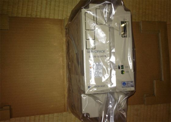 Yaskawa SGDB-03ADG AC SERVO VERSTERKER 200-230V 3A 0.3KW 3 FASE
