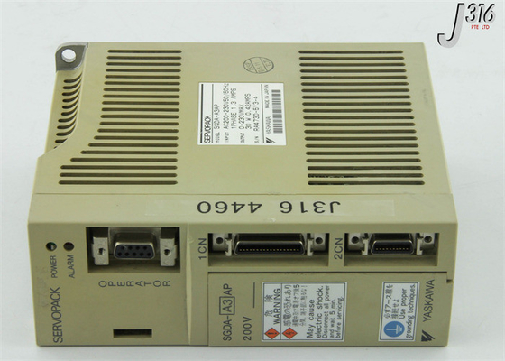 Yaskawa SGDA-A3AP AC SERVO VERSTERKER 200-230V 1.3/0.42A 30W Positieregeling (digitale ingang)