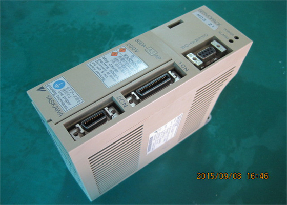 Yaskawa SGDA-A3AP AC SERVO VERSTERKER 200-230V 1.3/0.42A 30W Positieregeling (digitale ingang)