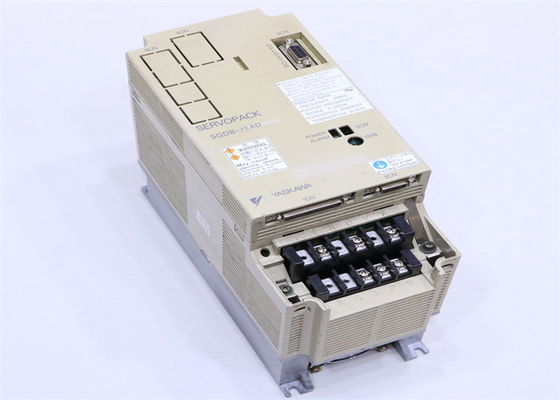 Yaskawa SGDB-15AD AC SERVO VERSTERKER 200-230V 8A 0.85KW 3 FASE Positieregeling