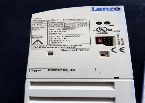 Lenze E82EV152K4C VECTOR FREQUENTIE INVERTER AANDRIJVING 5.5 / 4.4 AMP 50/60 HZ