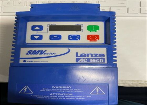 Lenze ESV371N01SXB AANDRIJVING 0,37 KW STANDAARD TOETSENBORD 120 VAC (DUBBELE UITGANG) OF 240 VAC