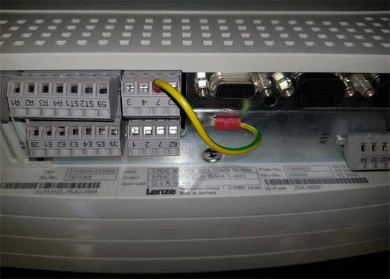 Lenze EVS9326-ESV004 SERVO-CONTROLLER 400/480 VAC 11 KW (14,75 PK) SERVO-INVERTER