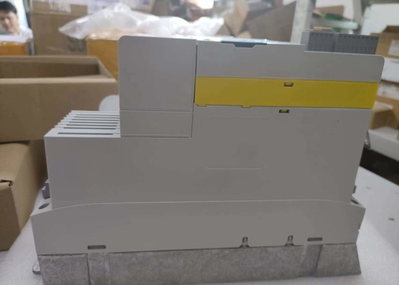 8400 SERIE STATELINE INSTALLATIE 1,5 KW (2,0 PK) 400/500 VAC 3/PE RUWE OMGEVING OMGEVINGSCONDITIE E84AVSCE1524VB0