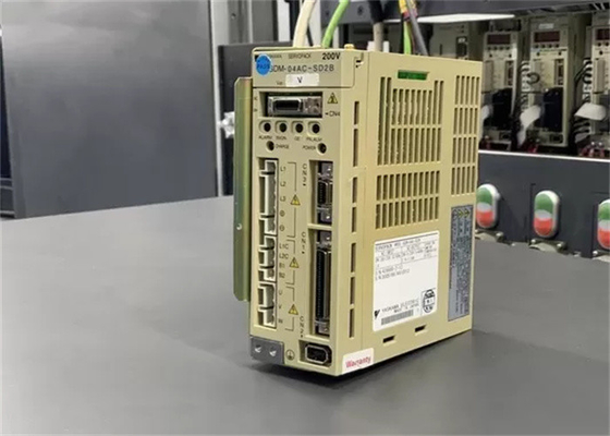 Yaskawa Nieuwe Sgdm-04ac-Sd2b Ac Servo Drives 200w In originele doos