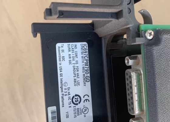 GE Fanuc IC697CPM790 Besturingssysteem Prestatie PLC Drievoudige Modulaire Redundantie
