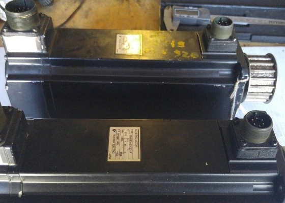 YASKAWA USAGED-03C22K AC Servo Motor 300 W 8192 PPR Incrementele Encoder