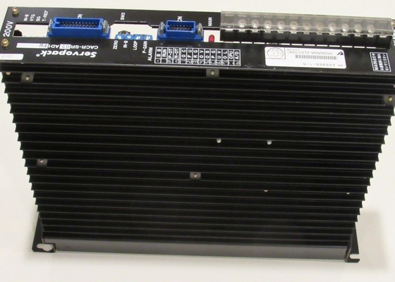 Yaskawa CACR-SR02-AD1-FR gloednieuwe servomotor 200V Spanning