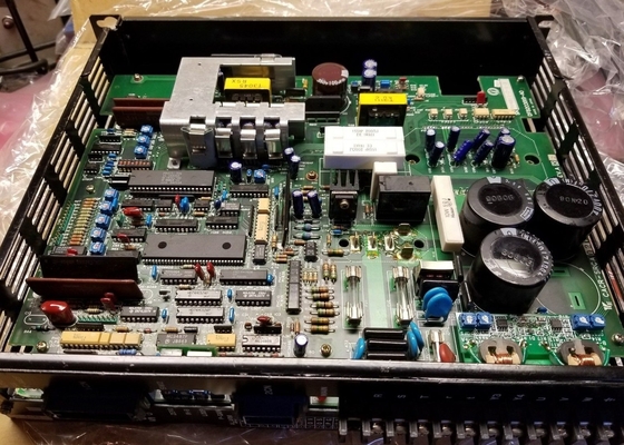 Yaskawa CACR-SR02-AD1-FR gloednieuwe servomotor 200V Spanning