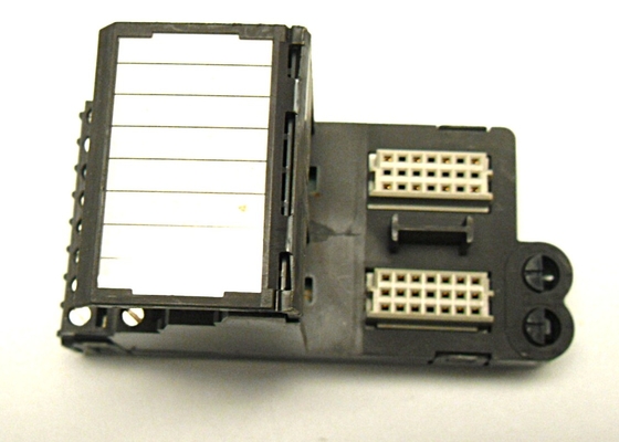 EMERSON KJ4001X1-CJ1 32-kanaals klemmenblok 30 VDC 1 mm piek 150 Hz