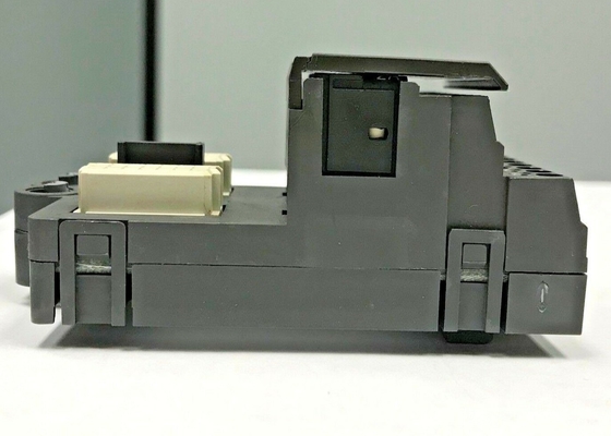 De Inputmodule 8CH 24VDC Geïsoleerd W van EMERSON VE4002S1T1B2/Eindblok