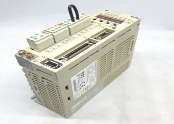 Yaskawa SGDP-04APA Digitale wisselstroomservocontrole ondersteunt incrementele en absolute encoders