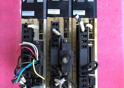 YASKAWA SGDV-2R8A01A002000 Servoaandrijvingen Industrie SERVOPACK 230VAC 3-FASIG