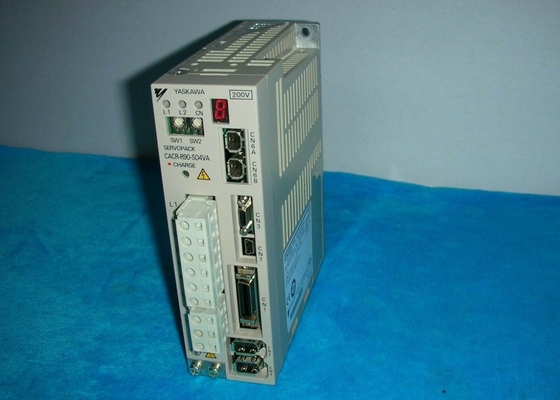 De Aandrijvings200-230v 100W PLC van cacr-r90-S04VA YASKAWA Servo Programmeerbaar Logicacontrolemechanisme