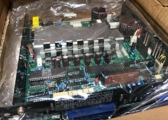 YASKAWA CACR-SR5AB2ERY105 ServoPack Servoaandrijving 230VAC 3.6/10.6 AMPÈRE