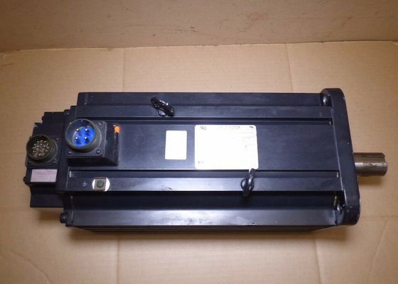YASKAWA USAGED-44L22K SERVOMOTOR 4,4 KW 33 AMP 28,4NM 25IN-LB 1500 RPM AC BORSTELLOOS