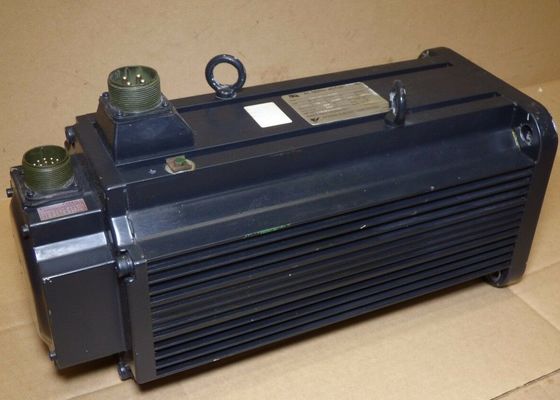 YASKAWA USAGED-44L22K SERVOMOTOR 4,4 KW 33 AMP 28,4NM 25IN-LB 1500 RPM AC BORSTELLOOS
