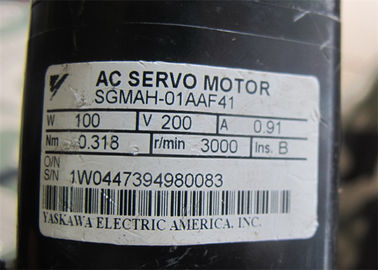 De industriële Elektrische 100w AC Servomotor 200v 3000RPM sgmah-01AAF41 van Servomotoryaskawa
