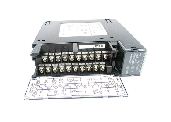 De analoge I/O module van GE FANUC IC693ALG442, reeks 90-30 PLC systemen