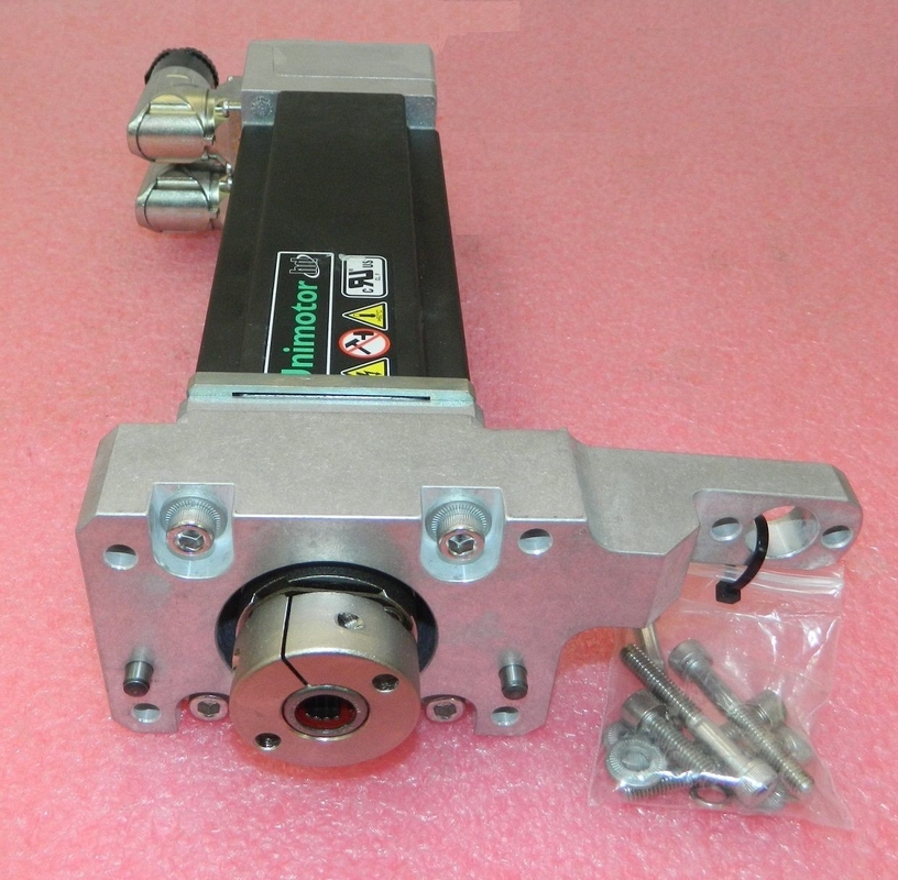 070udd200xbcra078140-SHPA nieuwe origineel, zwarte is hoofdkleur, Controletechnieken Emerson Unimotor Servo Motor.