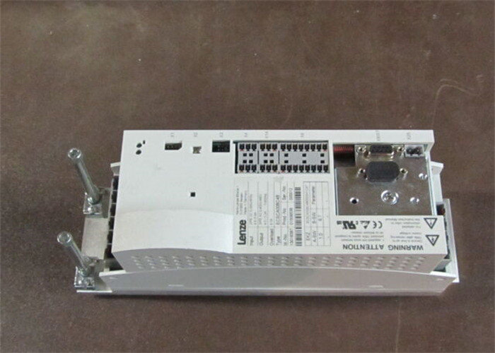 Lenze ECSCA008C4B SERVO-AANDRIJVING INGANGSVERMOGEN: 2/PE DC 0-565 V / 675V 8 AMP