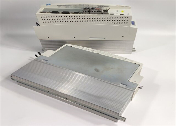 Lenze EVS9322-EP SERVOCONTROLLER 9300 SERIE 400/480 VAC 0,75 KW (1 JP)