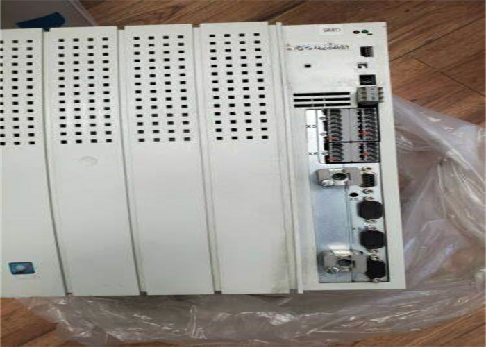Lenze EVS9328-EPV004 SERVOCONTROLLER 9300 SERIE 400/480 VAC 22-30 KW (29,5-40,2 pk)