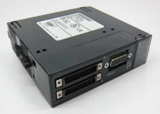 GE FANUC IC693APU301 Eenassige module 25-pin servo 24-pin hoge dichtheid 25-pin D-type