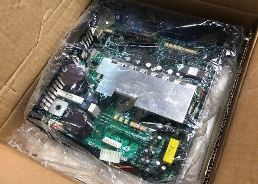 YASKAWA CACR-SR5AB2ERY105 ServoPack Servoaandrijving 230VAC 3.6/10.6 AMPÈRE