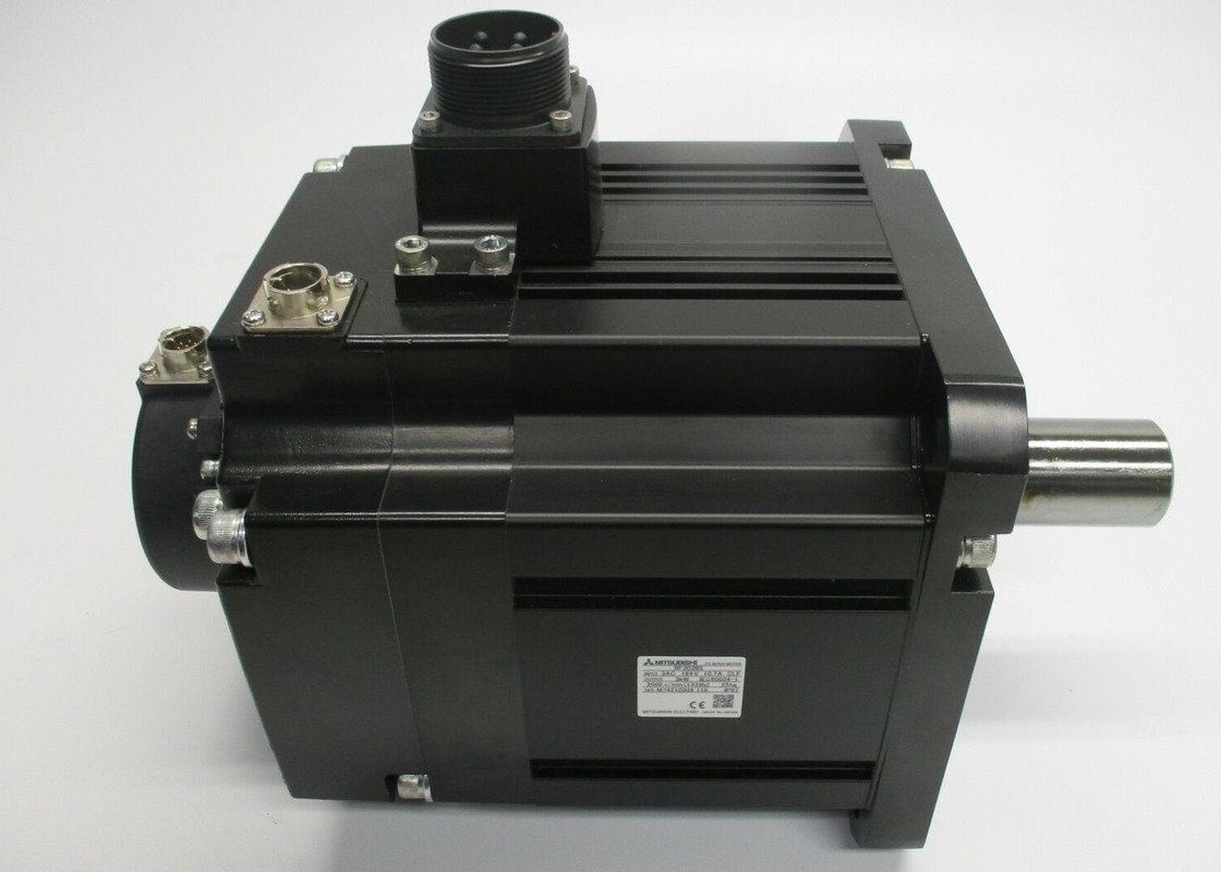 SERVOmotor 12,7 AMPÈRE 3 FASE 3 kW 2000 t/min 184 V van Mitsubishi HF303BS-A48