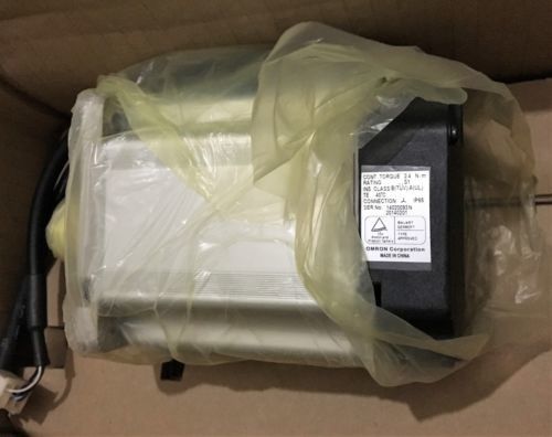 OMRON R88M-G10030L 20 MΩ min. bij 500 VDC tussen de machtsterminals en FG-terminal