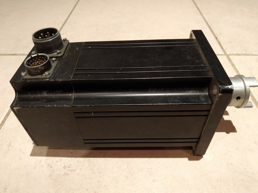 0MGE-455-CBNS-0000 EMERSON Control Techniques Motoren 230 VAC Laag Traagheidsmoment Motor